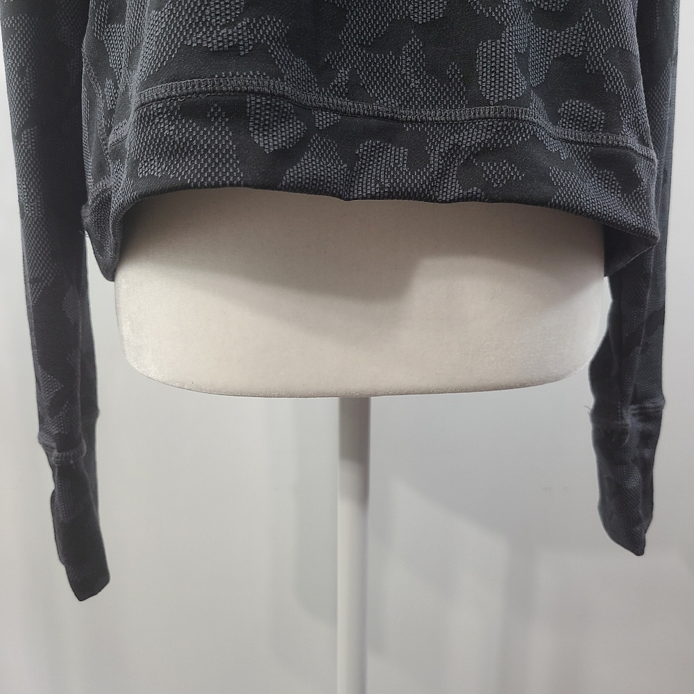 Spyder Active Camo Top Long Sleeve Boxy Crop Thumbholes Half Zip Mock Mockneck L - Picture 3 of 11